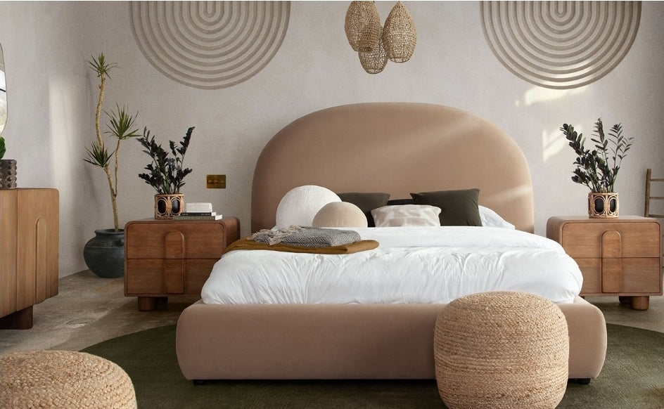 Roxanne King bed