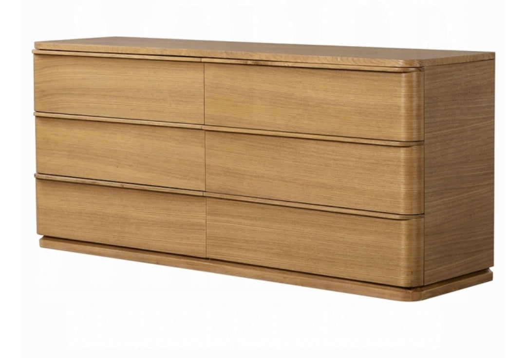 Bowery Dresser