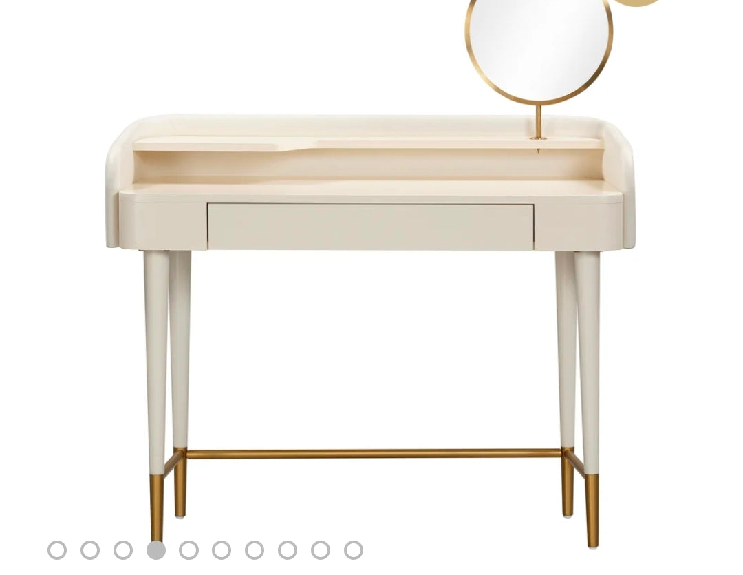 Louves Vanity