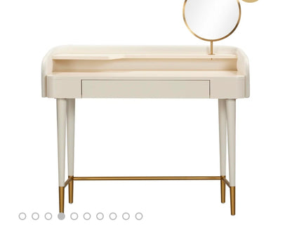 Louves Vanity