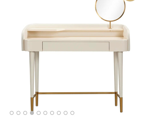 Louves Vanity