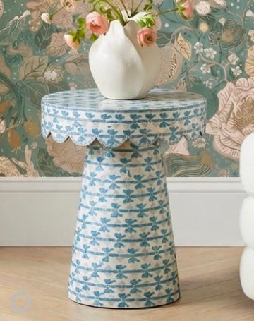 Lady Ribbon Side table